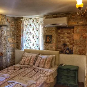 3* Konukevi Parmis Boutique House